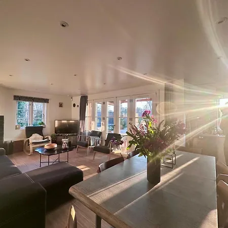 度假居 Luxury Nature Retreat 吉利勒杰
